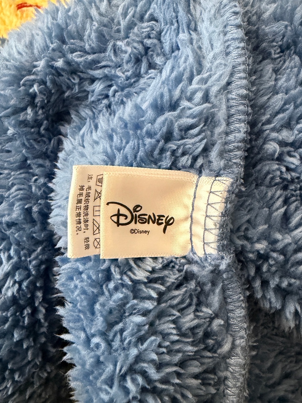 Snowwhite Plush Robe - Picture 5 of 6